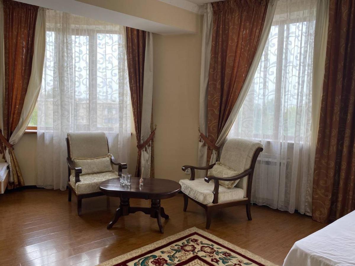 King House Hotel 비슈케크 외부 사진