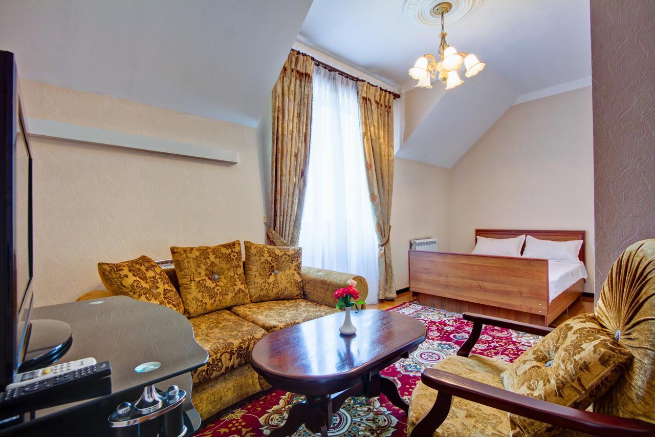 King House Hotel 비슈케크 외부 사진